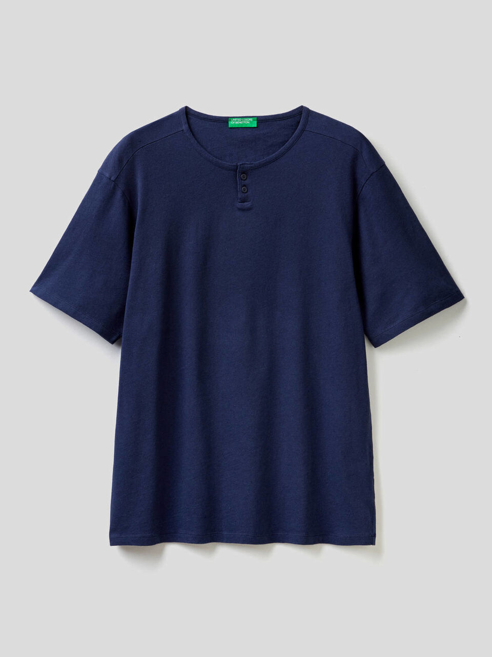 Camiseta de cuello tunecino de lino mixto image number 1