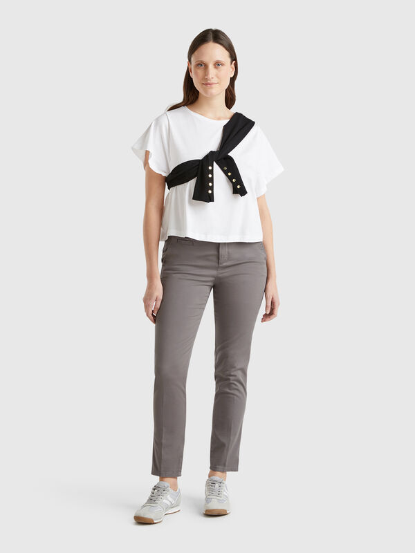 Chinos slim fit de algodón gris Mujer