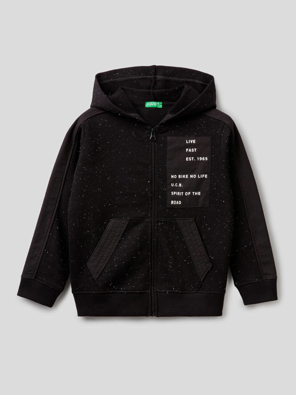 Sudadera con parche y detalles de tela image number 1