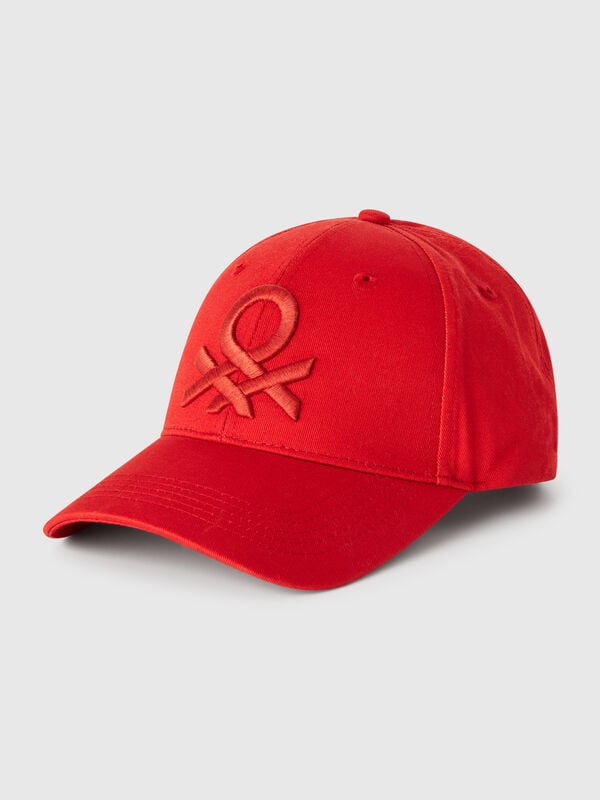 Gorra de béisbol con logo bordado. Hombre
