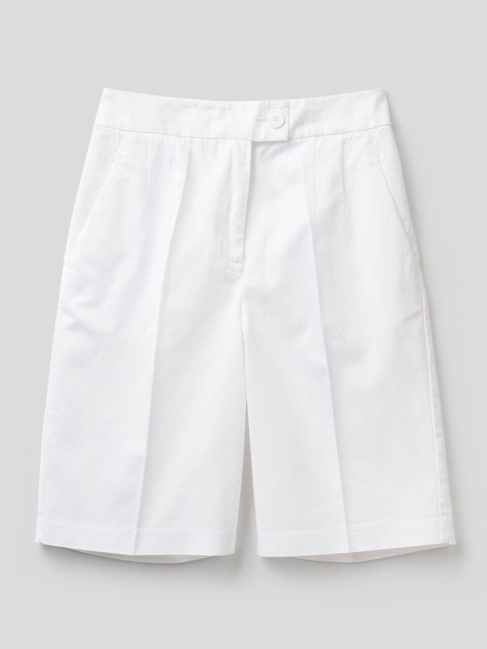 Bermudas con pinzas image number 1