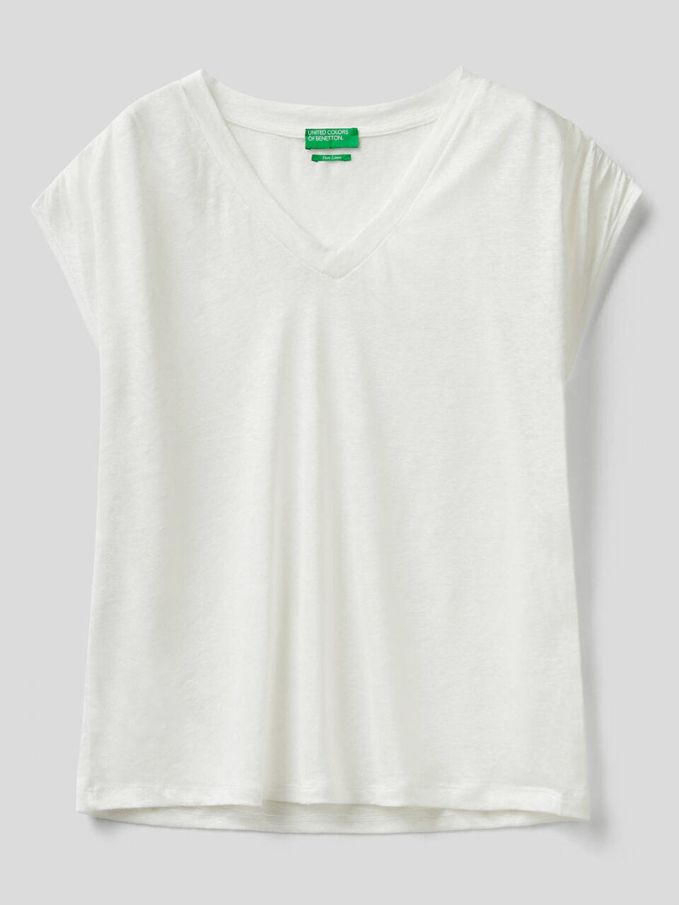 Top de 100% lino con escote de pico image number 1