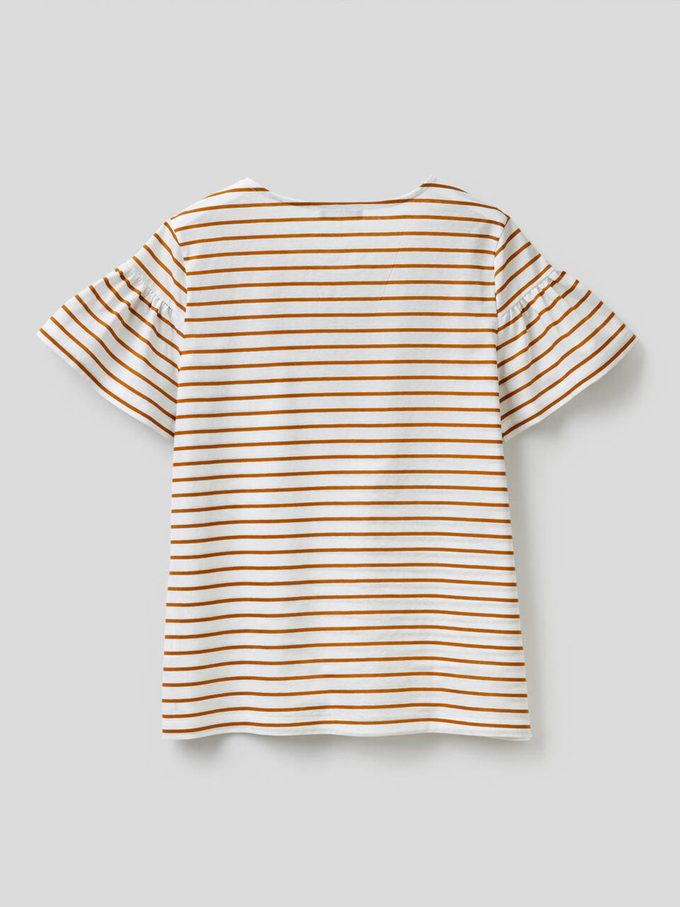 Camiseta de rayas con manga fruncida image number 2