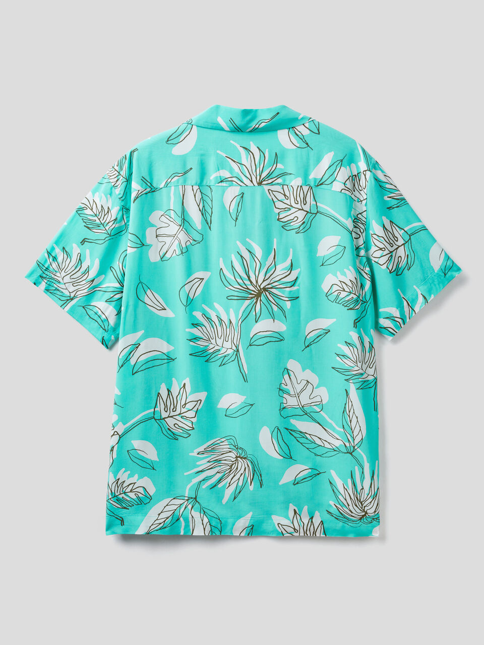 Camisa de manga corta hawaiana image number 2