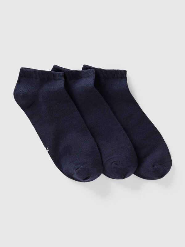 Tres pares de calcetines cortos