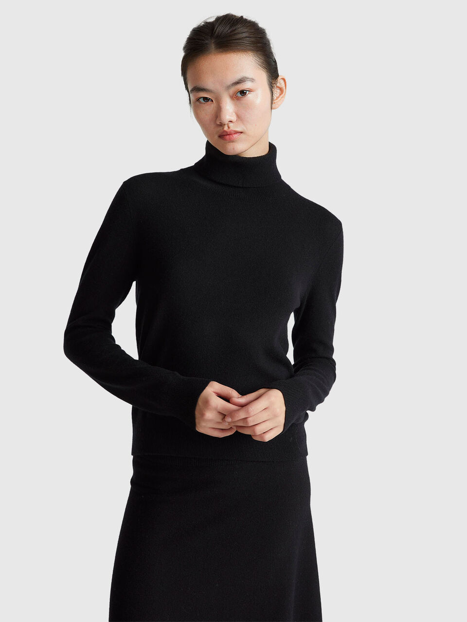 TURTLE NECK SWEATER Mujer image number null