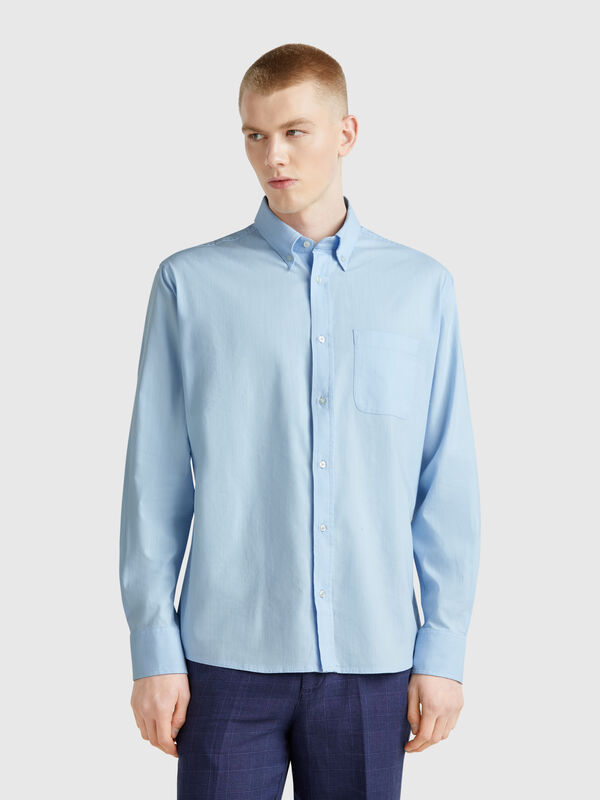 Camisa regular fit con botones Hombre