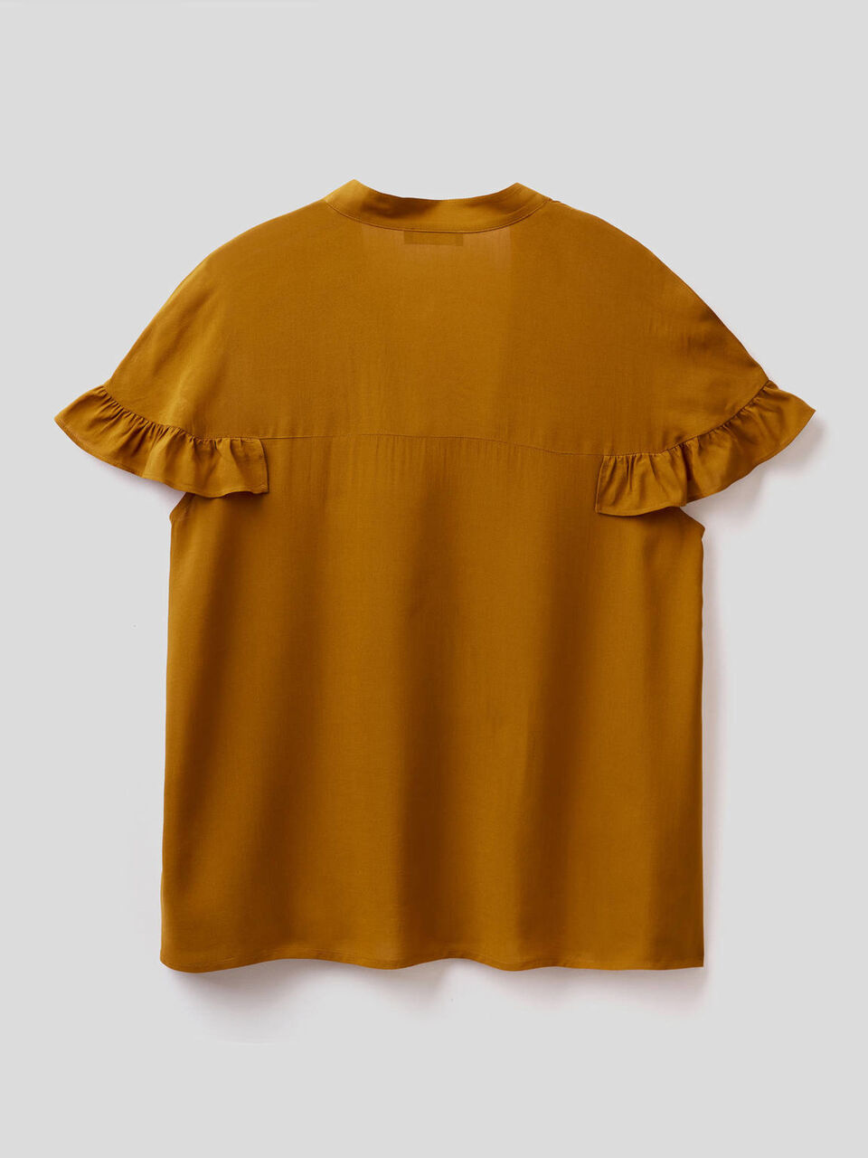 Blusa de manga corta con volante image number 2