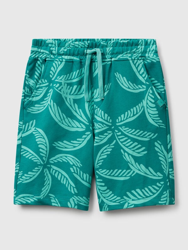 Bermudas con estampado tropical Niño
