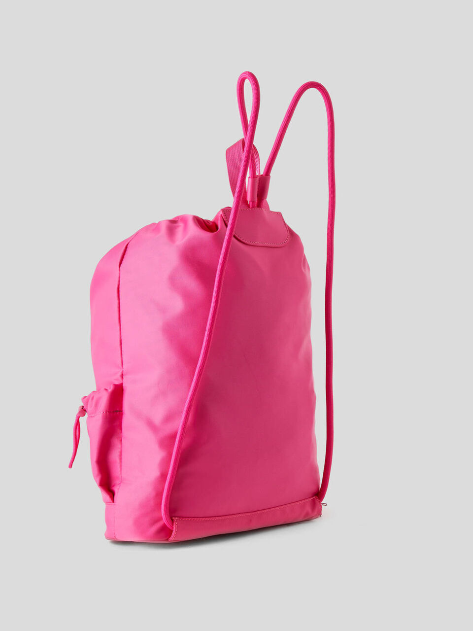 Mochila con cordón de ajuste image number 2