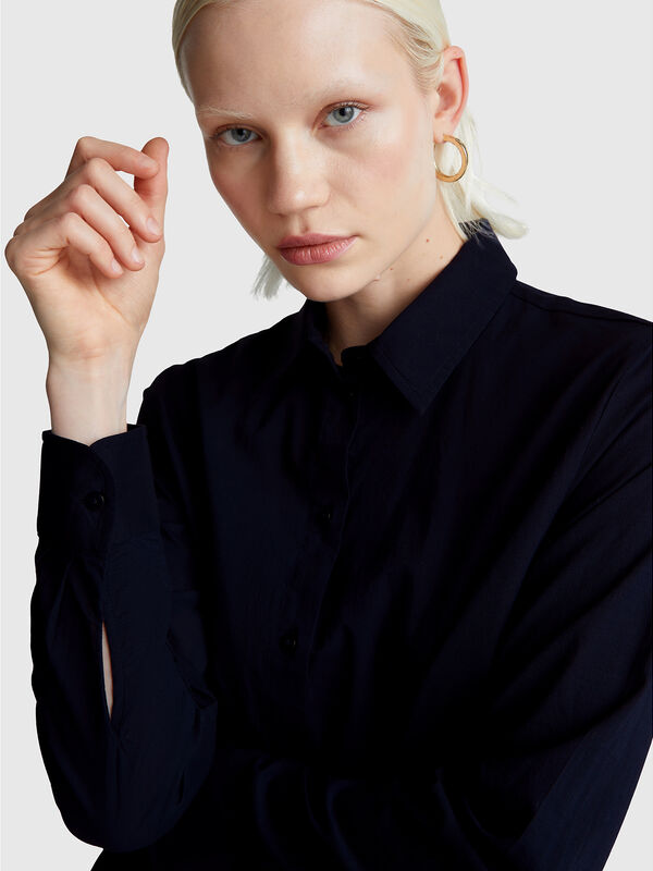 Camisa de corte regular en algodón ligero Mujer