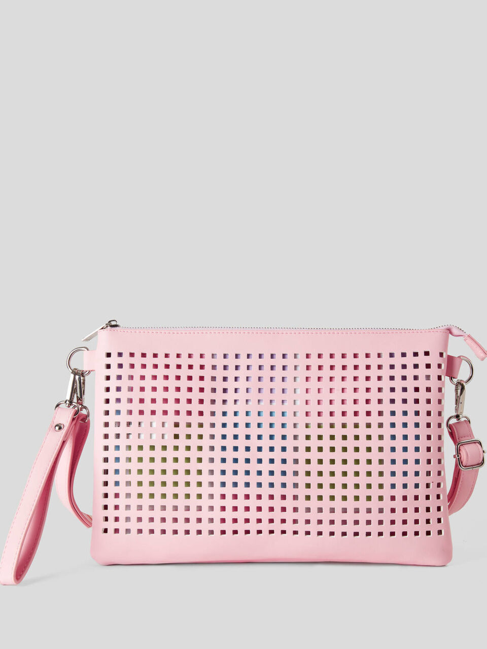 Bolso perforado con clutch extraíble image number 1