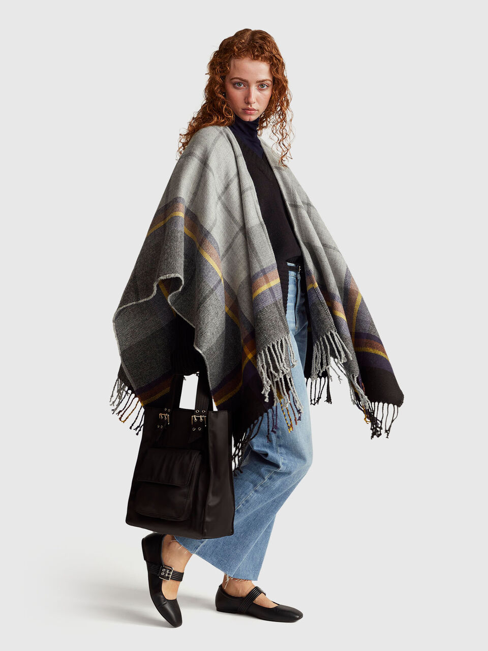 CAPE Mujer image number null