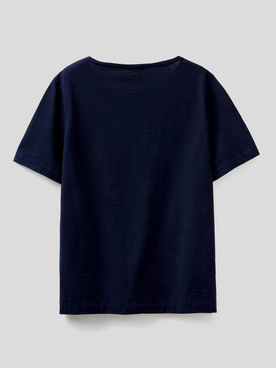 Camiseta lisa con bolsillo image number 2