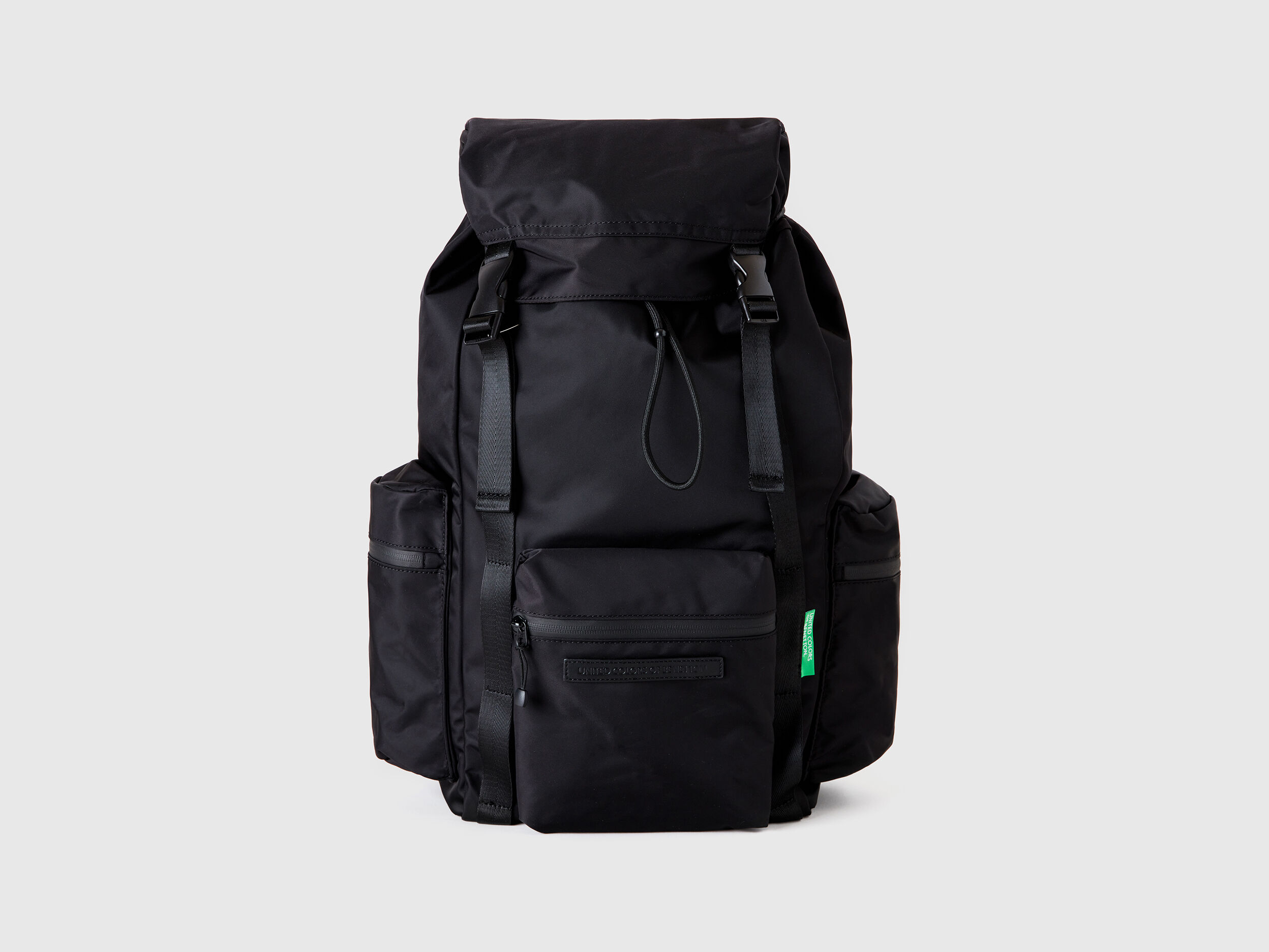 Mochilas Hombre y Bolsos Nueva Coleccion 2024 Benetton