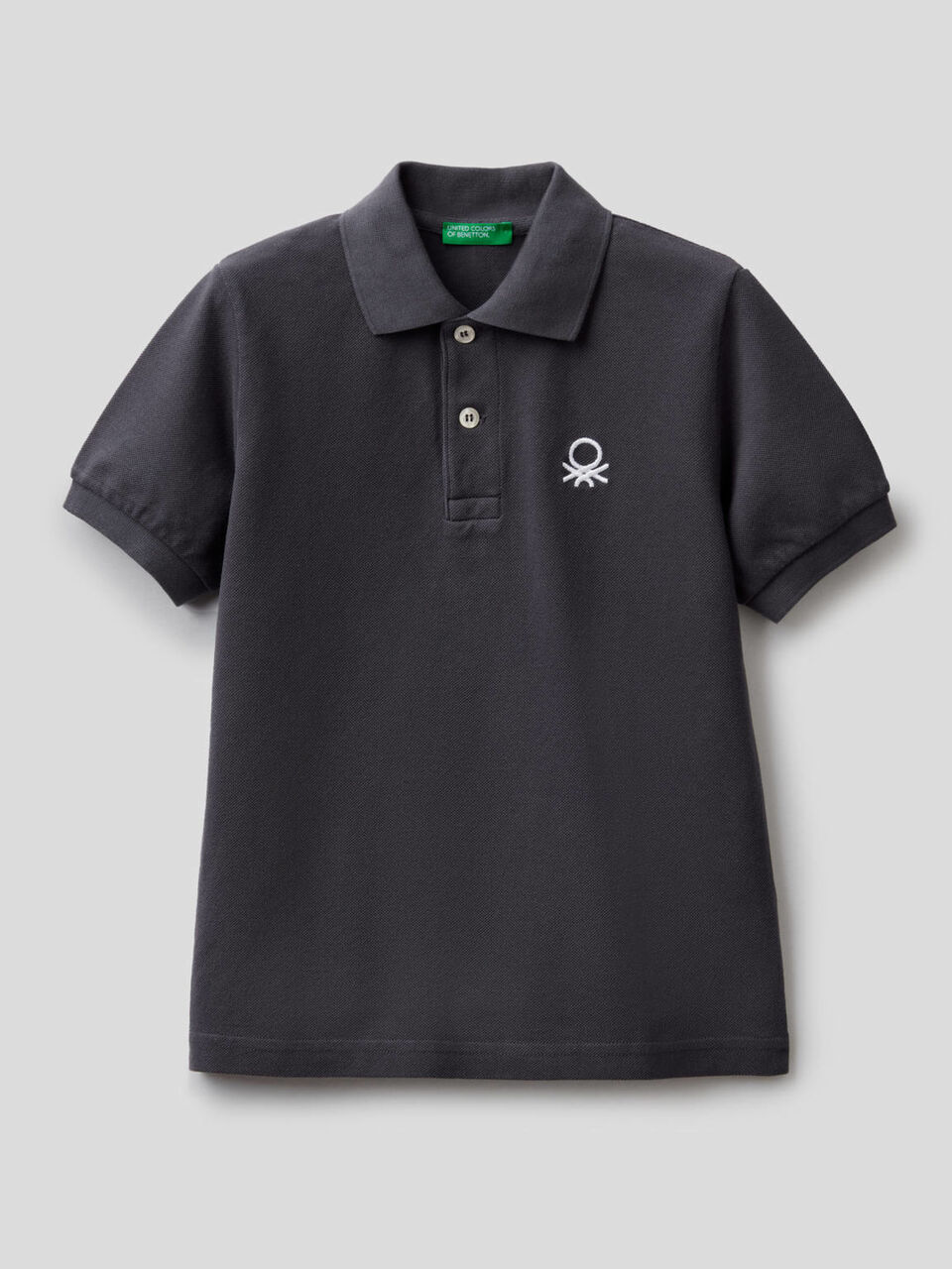 Polo con logotipo vintage image number 1