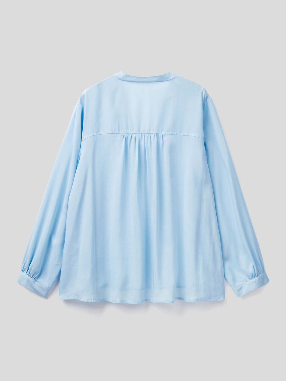 Blusa ligera de viscosa mixta image number 2