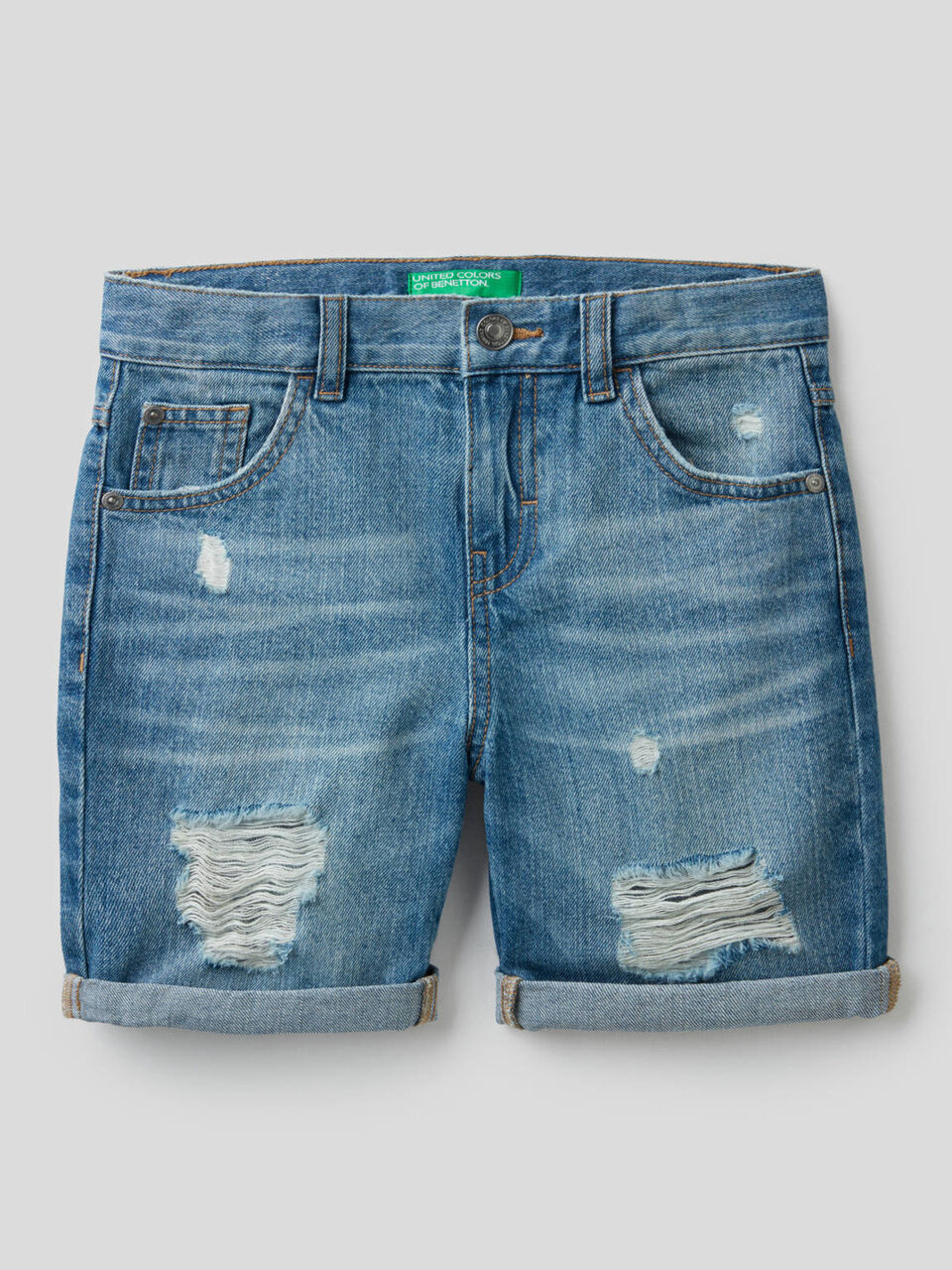Bermudas vaqueras con aspecto desgastado image number 1