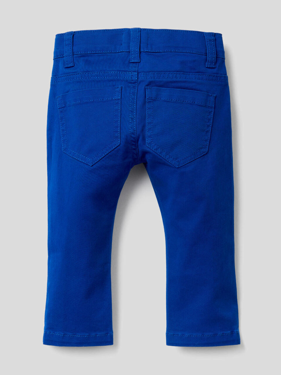 Pantalón slim fit de algodón elástico image number 2