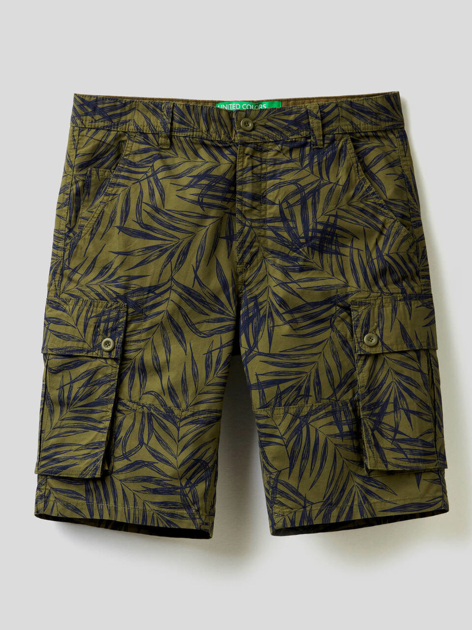 Bermudas cargo estampadas image number 1