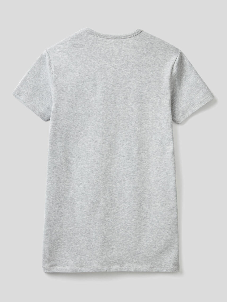 Camiseta básica con escote de pico image number 2