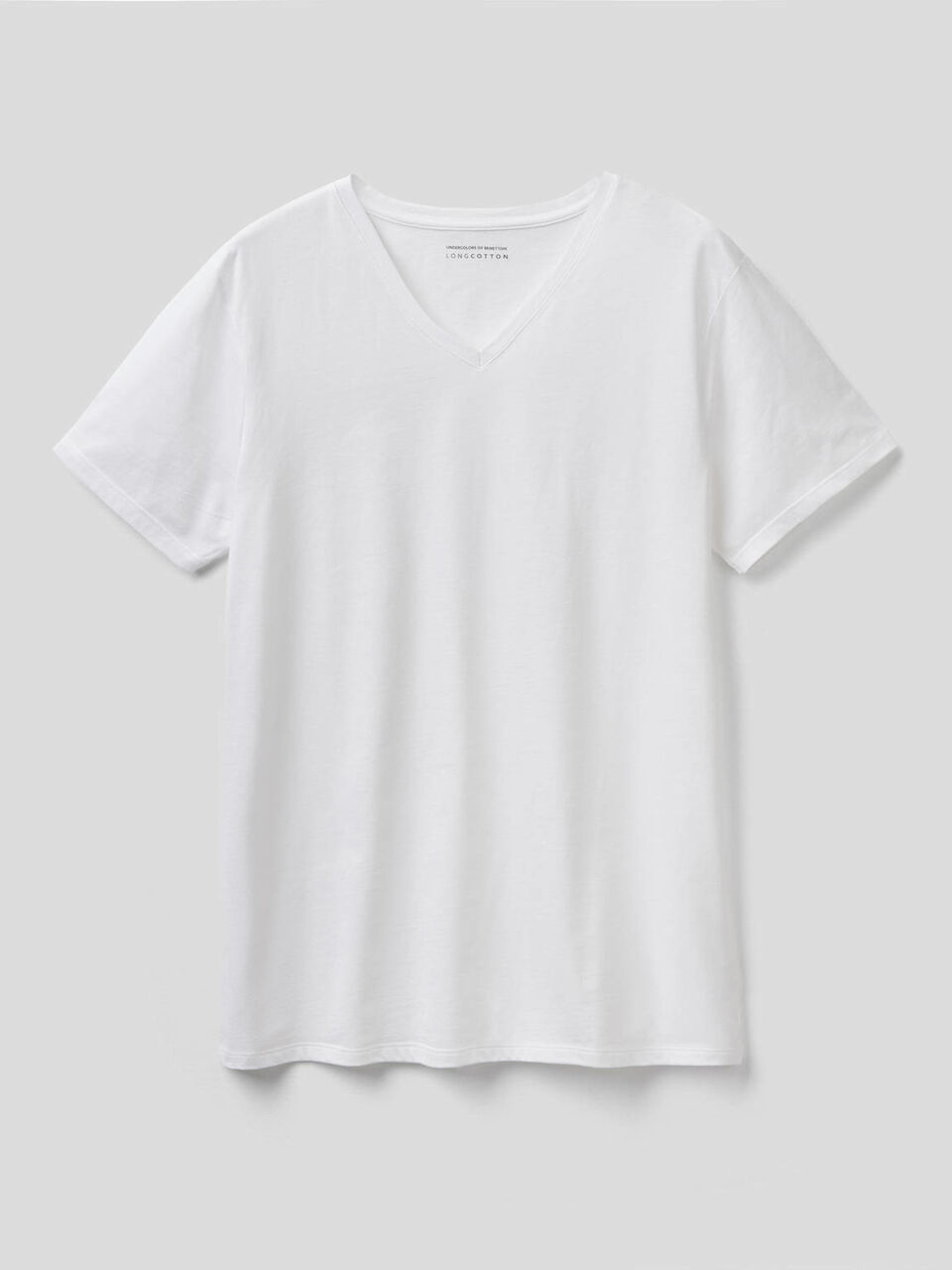 Camiseta de 100% algodón con escote de pico image number 1