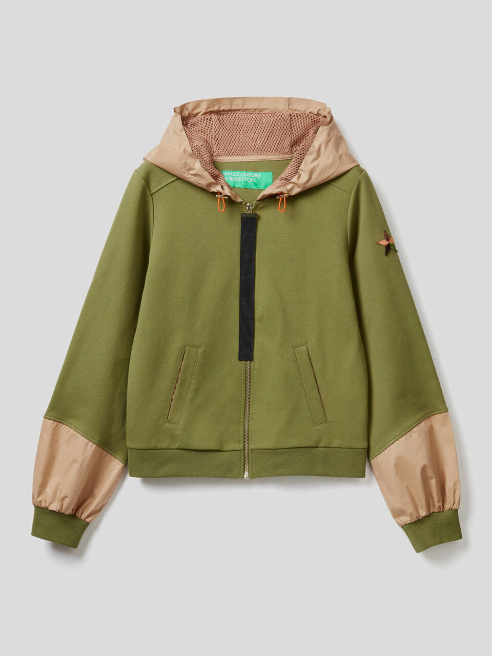 Sudadera con cremallera y capucha image number 1