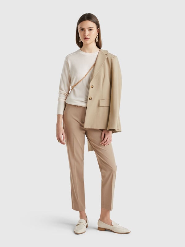 Pantalón fluido slim fit Mujer
