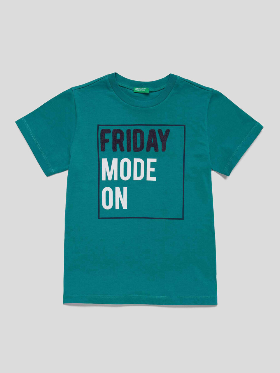 Camiseta con estampado y bordado image number 1