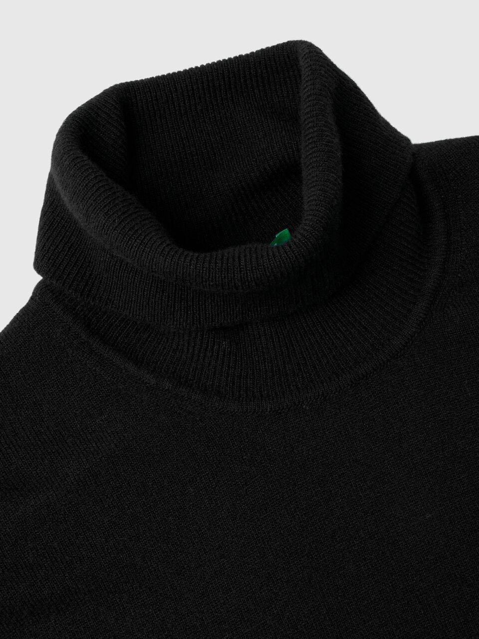 TURTLE NECK SWEATER Hombre image number null