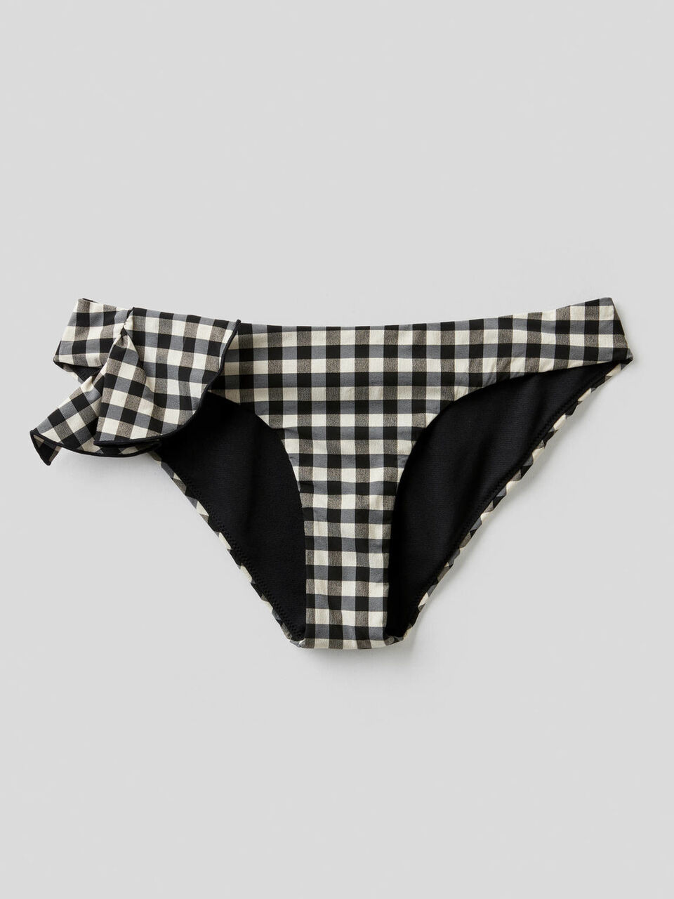 Braguita de bikini de Vichy con volante image number 1