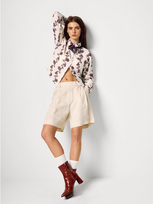 Camisa con bordado de flores Mujer