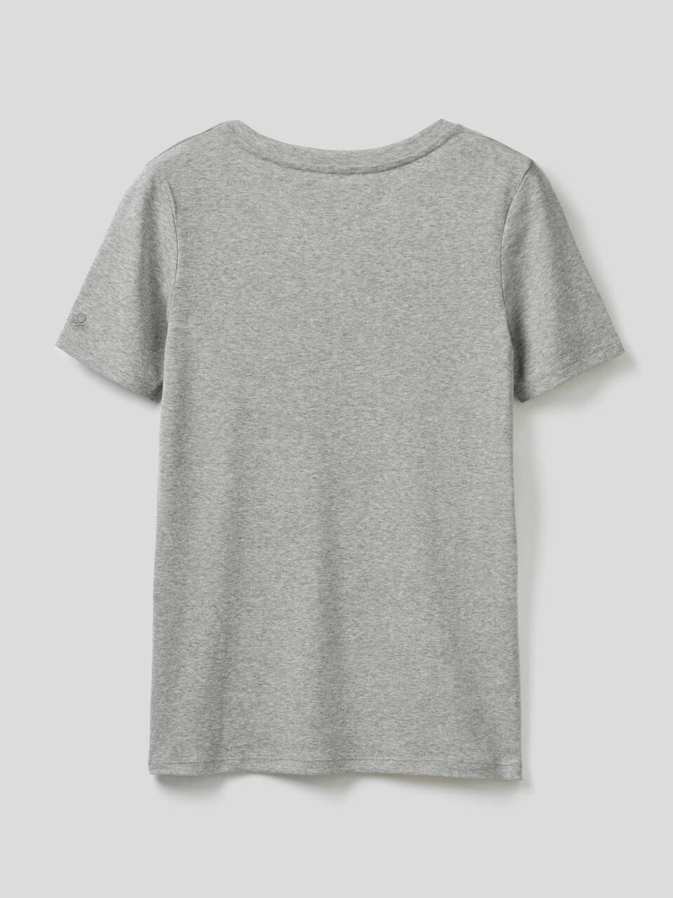 Camiseta de algodón puro con escote de pico image number 2