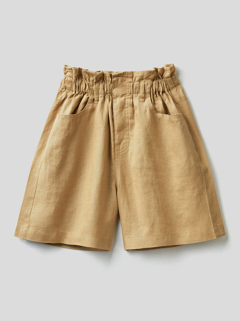 Bermudas de 100% lino con cintura fruncida image number 1