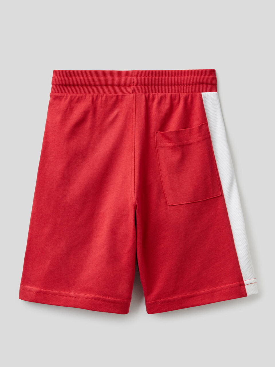 Bermudas deportivas con banda lateral image number null