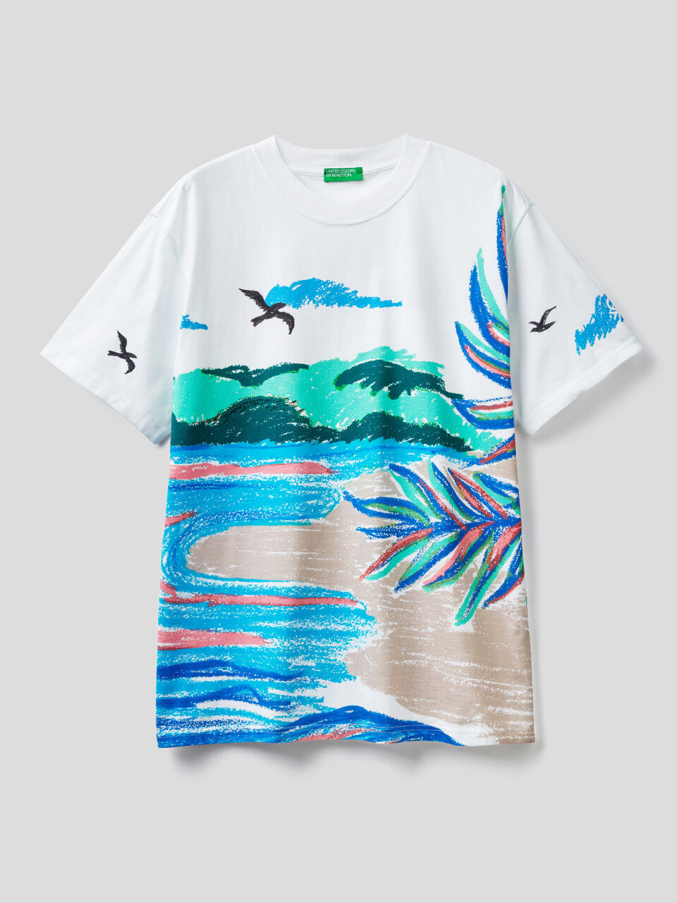 Camiseta oversize con estampado tropical image number 1