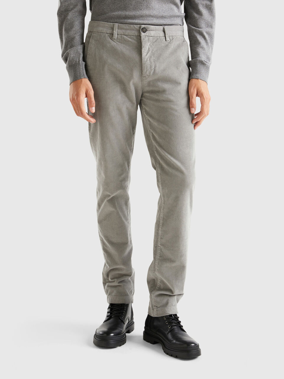 Pantalón de pana elástico  Pantalones de pana, Hombres, Pantalón gris