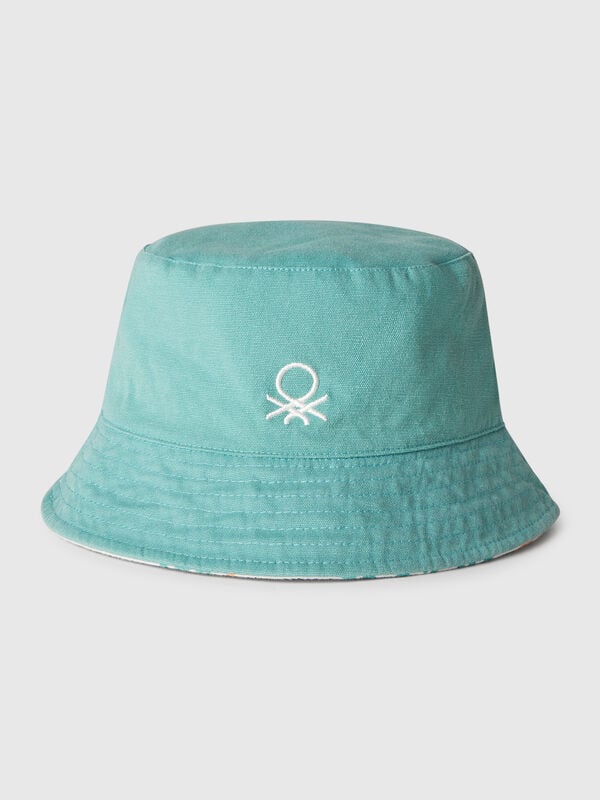 Gorro reversible estilo pescador. Niño
