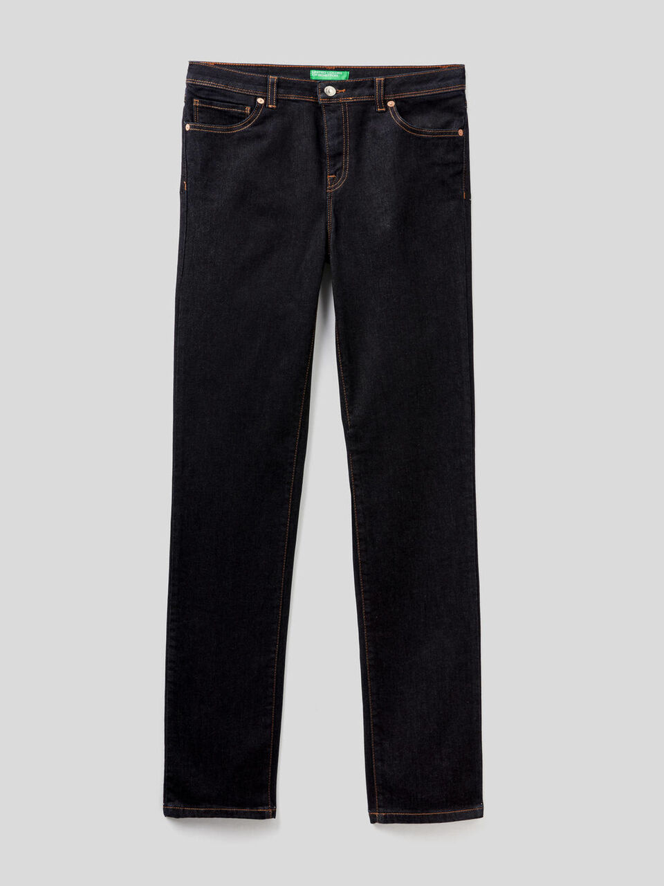 Vaqueros en denim elástico con pernera recta image number 1