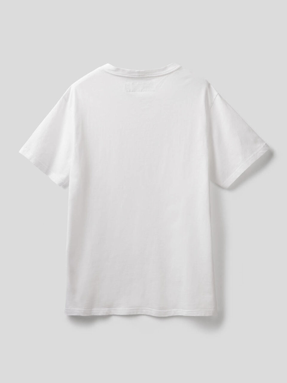 Camiseta de 100 % algodón con bolsillo image number 2