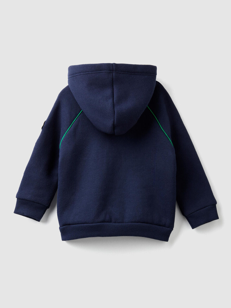 Sudadera con capucha y parche image number 2