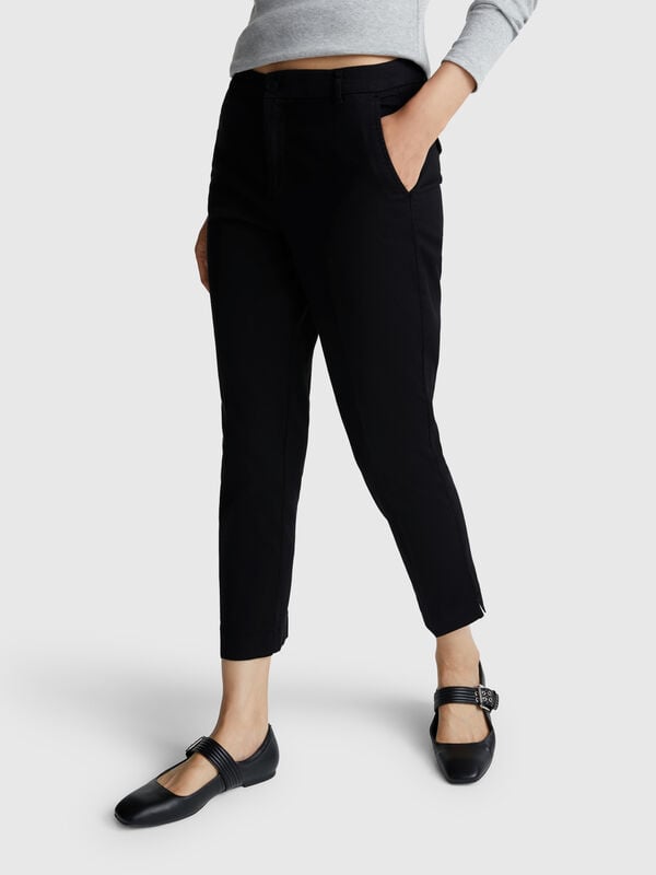 Pantalones chinos cropped de algodón elástico Mujer