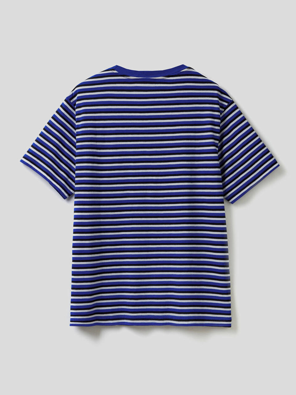 Camiseta de rayas con bolsillo en contraste image number 2