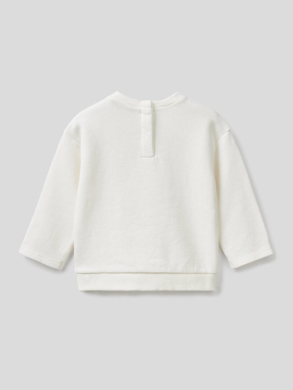 Sudadera con aplicación de efecto pétalos image number 2