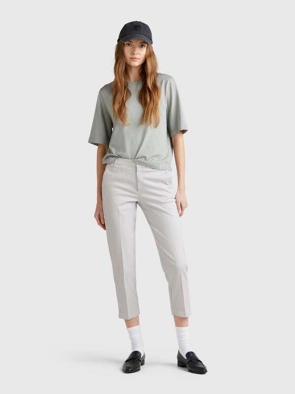 Chinos cropped de algodón elástico Mujer