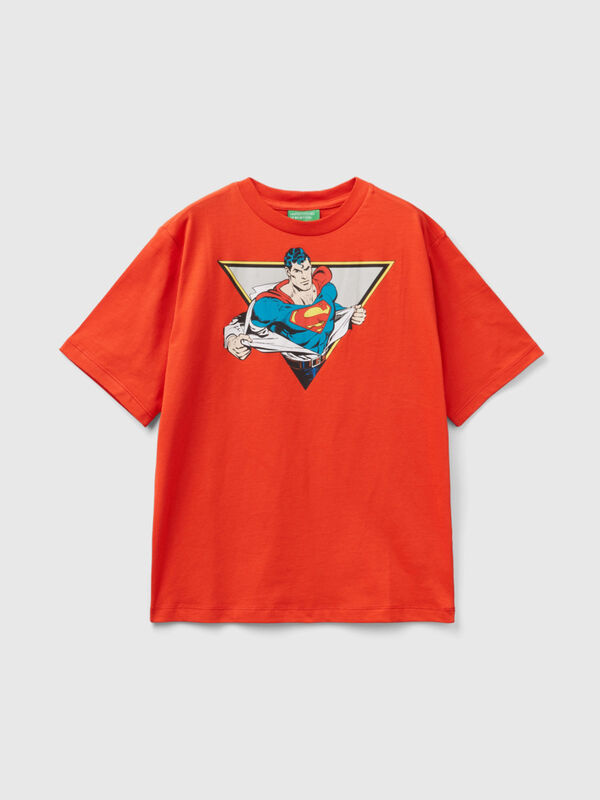 Camiseta ©&™ DC Comics Superman roja Niño