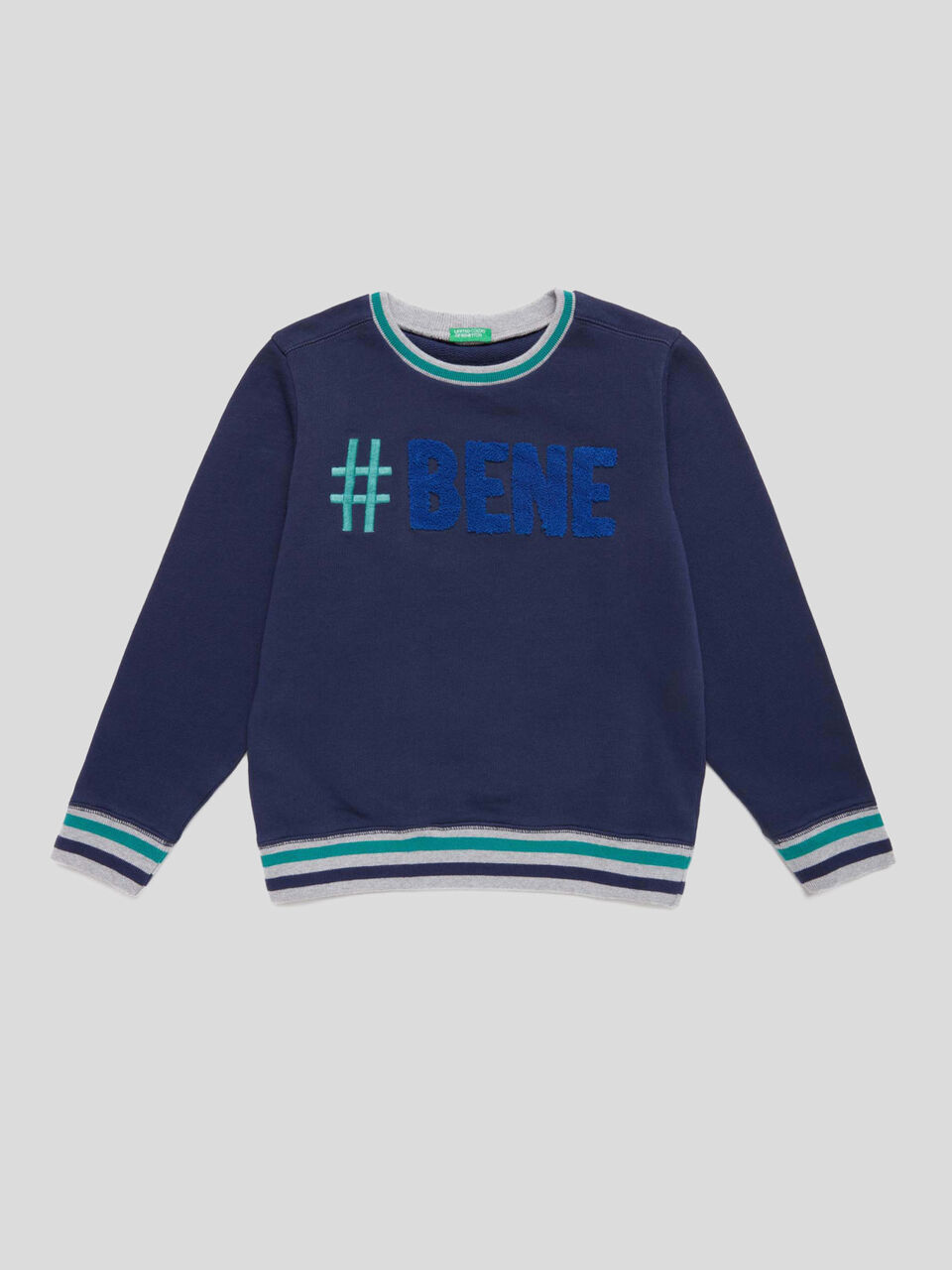 Sudadera con bordado image number 1