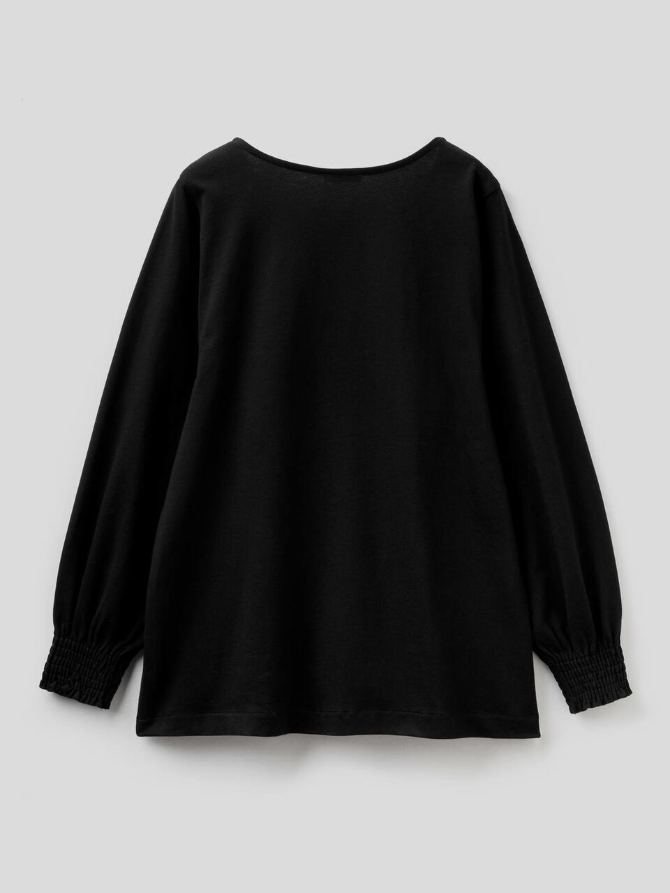 Blusa con mangas abullonadas image number 2