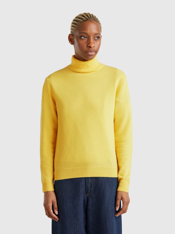 Jersey de cuello cisne amarillo de pura lana merina Mujer
