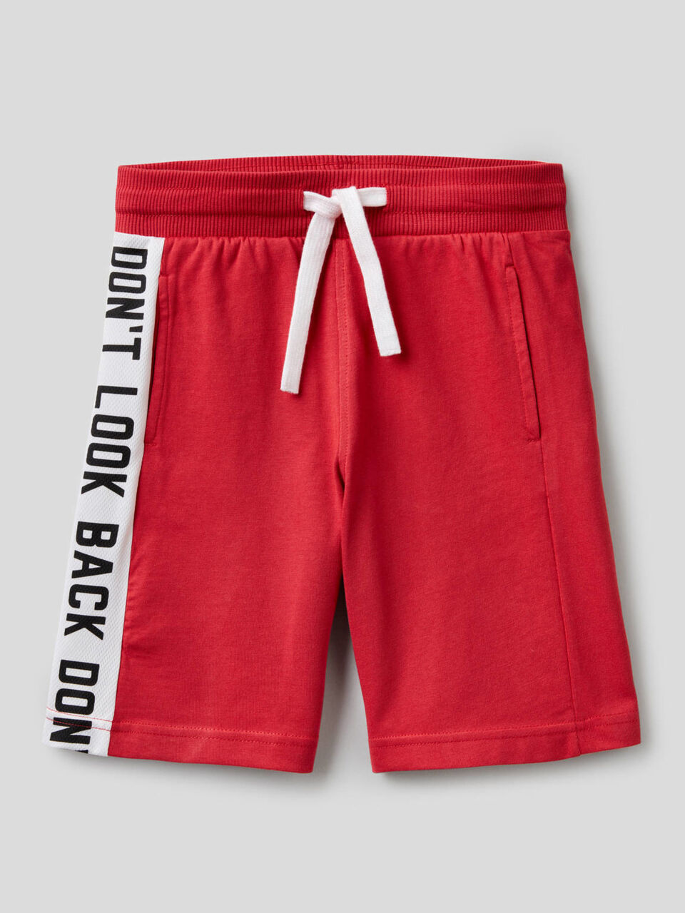 Bermudas deportivas con banda lateral image number null